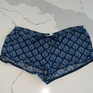 Roxy summer cabana shorts, tie waist. Beach cover up.